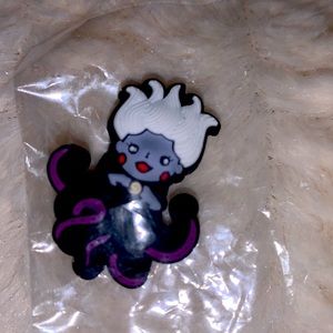 Ursula croc charm
